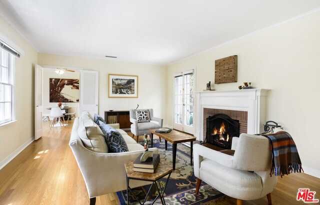 650 LORNA Lane, Los Angeles, CA 90049