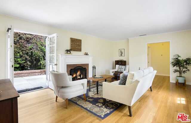 650 LORNA Lane, Los Angeles, CA 90049