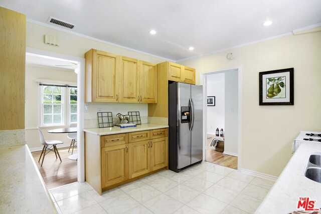 650 LORNA Lane, Los Angeles, CA 90049