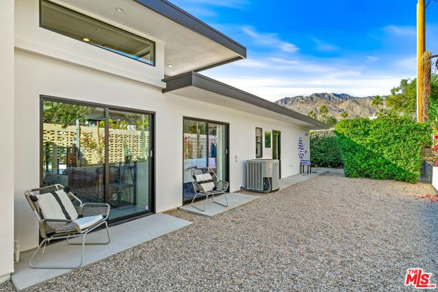 2070 E Park Drive, Palm Springs, CA 92262