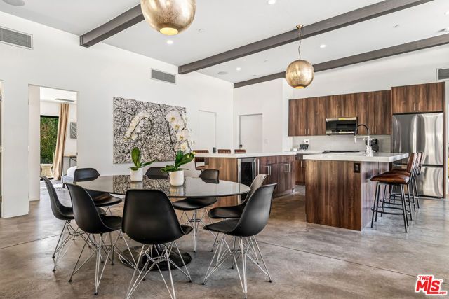 2070 E Park Drive, Palm Springs, CA 92262