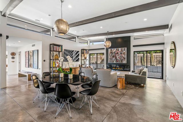 2070 E Park Drive, Palm Springs, CA 92262