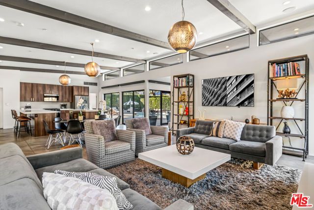 2070 E Park Drive, Palm Springs, CA 92262