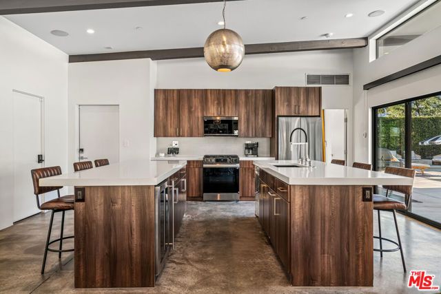 2070 E Park Drive, Palm Springs, CA 92262