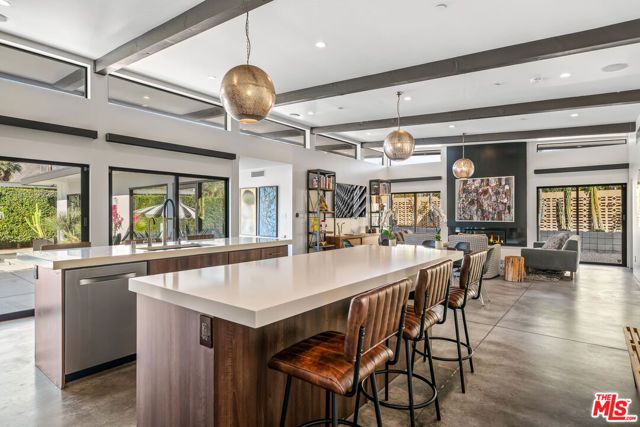 2070 E Park Drive, Palm Springs, CA 92262