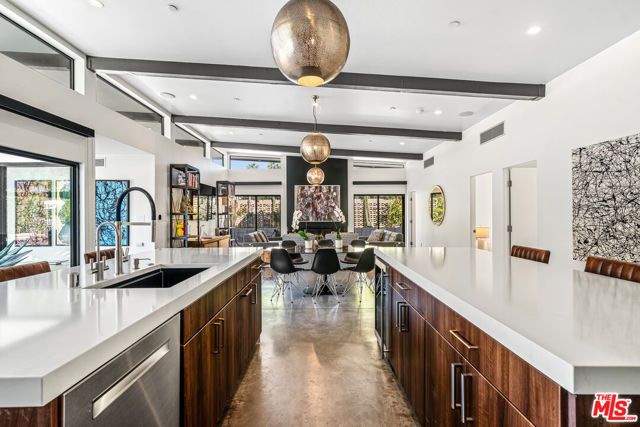 2070 E Park Drive, Palm Springs, CA 92262