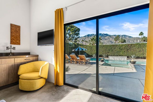 2070 E Park Drive, Palm Springs, CA 92262