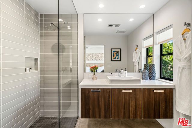 2070 E Park Drive, Palm Springs, CA 92262