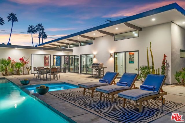 2070 E Park Drive, Palm Springs, CA 92262
