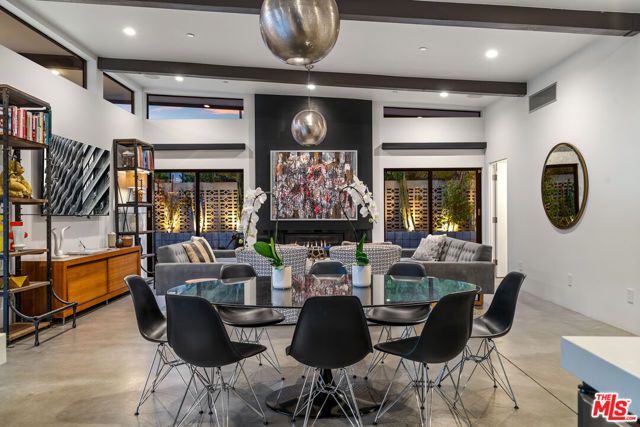 2070 E Park Drive, Palm Springs, CA 92262