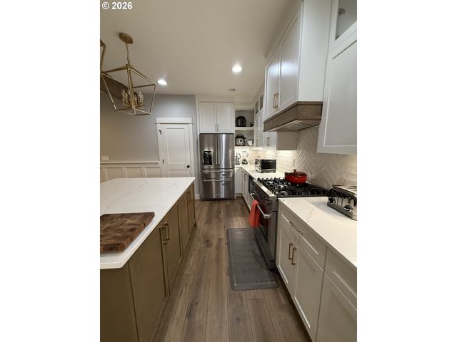 15397 Se PIONEER Dr, Clackamas, OR 97015