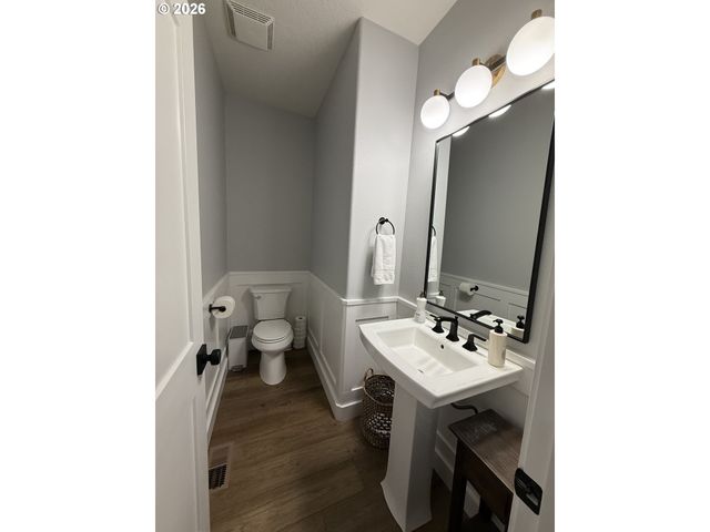 15397 Se PIONEER Dr, Clackamas, OR 97015