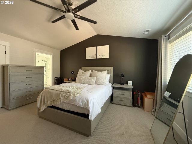15397 Se PIONEER Dr, Clackamas, OR 97015
