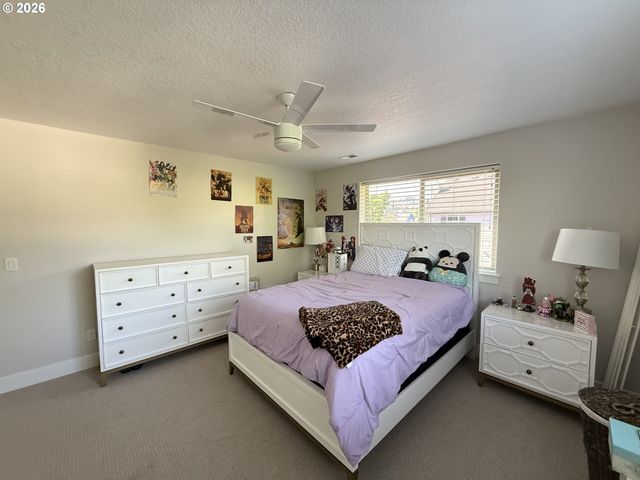15397 Se PIONEER Dr, Clackamas, OR 97015