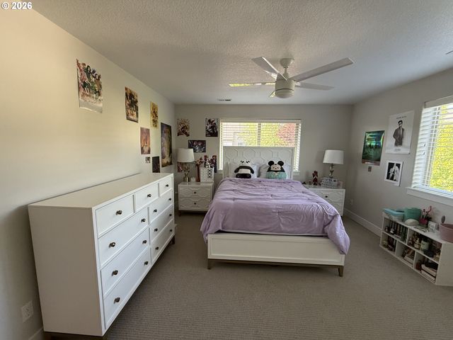 15397 Se PIONEER Dr, Clackamas, OR 97015