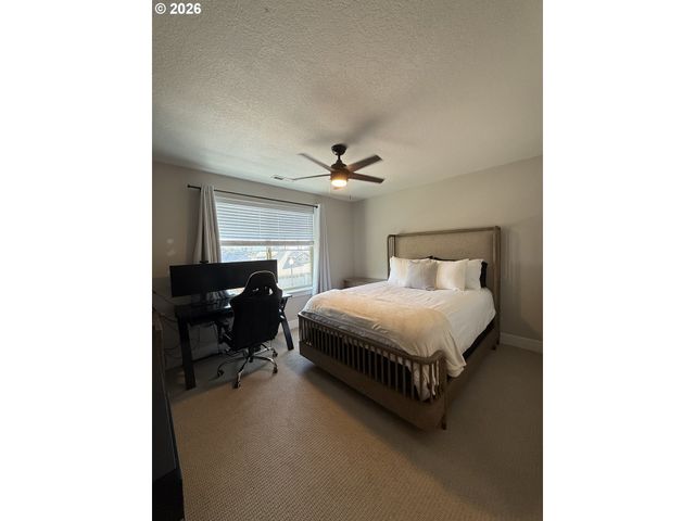 15397 Se PIONEER Dr, Clackamas, OR 97015