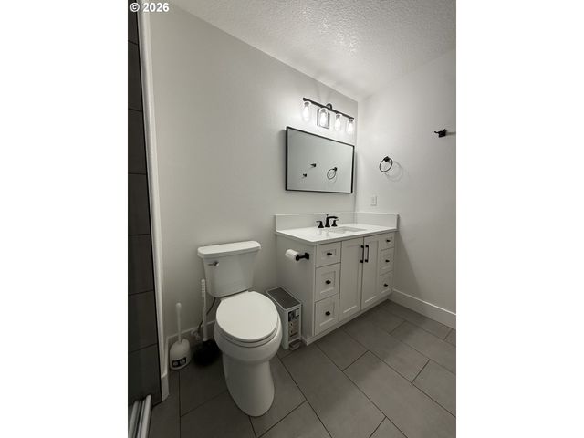 15397 Se PIONEER Dr, Clackamas, OR 97015