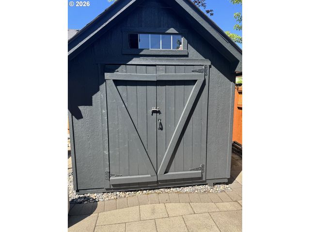15397 Se PIONEER Dr, Clackamas, OR 97015