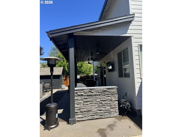 15397 Se PIONEER Dr, Clackamas, OR 97015