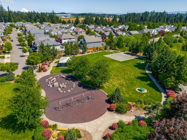 15397 Se PIONEER Dr, Clackamas, OR 97015