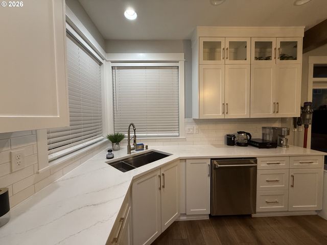 15397 Se PIONEER Dr, Clackamas, OR 97015