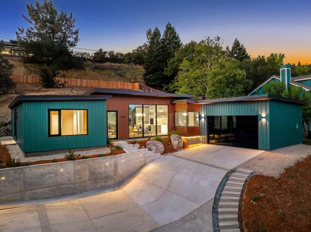 11150 Sunrise Ridge Cir, Auburn, CA 95603