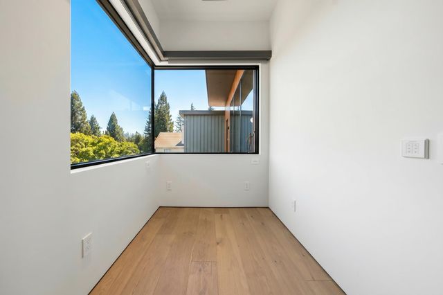 11150 Sunrise Ridge Cir, Auburn, CA 95603