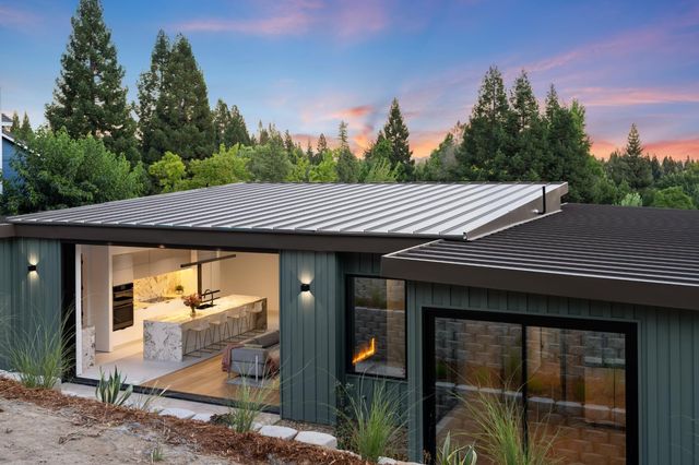 11150 Sunrise Ridge Cir, Auburn, CA 95603