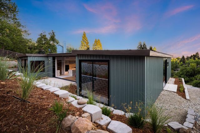 11150 Sunrise Ridge Cir, Auburn, CA 95603