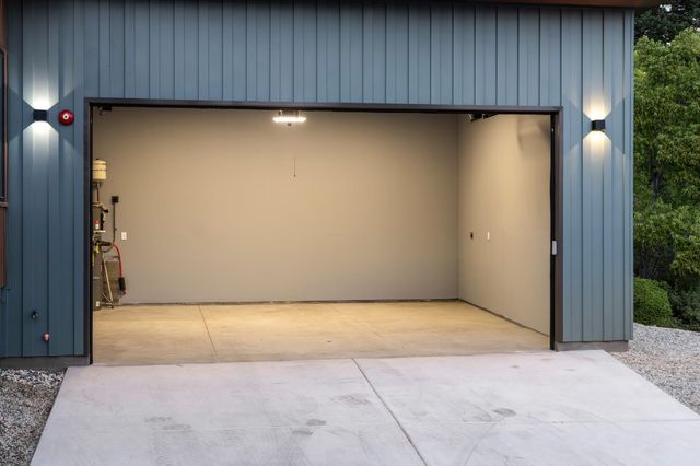 11150 Sunrise Ridge Cir, Auburn, CA 95603