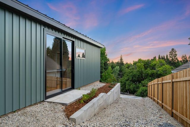 11150 Sunrise Ridge Cir, Auburn, CA 95603