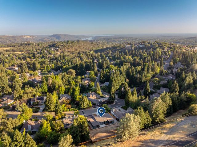 11150 Sunrise Ridge Cir, Auburn, CA 95603