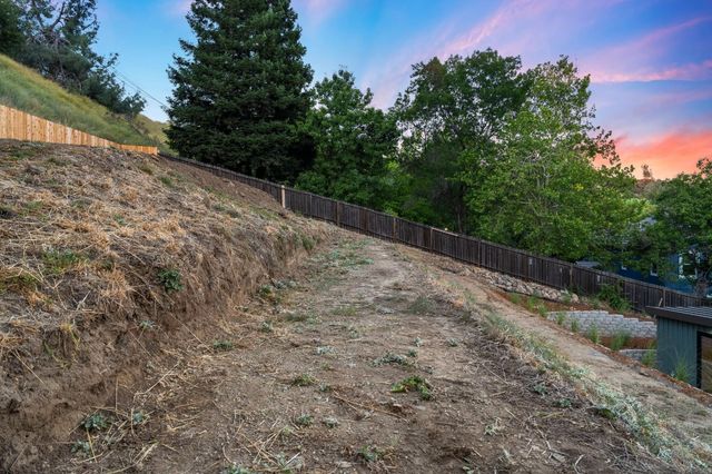 11150 Sunrise Ridge Cir, Auburn, CA 95603