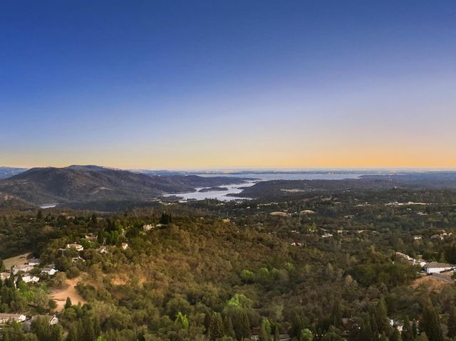 11150 Sunrise Ridge Cir, Auburn, CA 95603