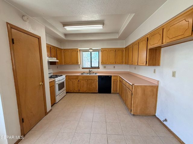 3217 RED SAILS Drive, El Paso, TX 79936