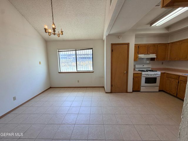 3217 RED SAILS Drive, El Paso, TX 79936