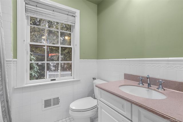 18 Shelley Lane, West Harrison, NY 10604