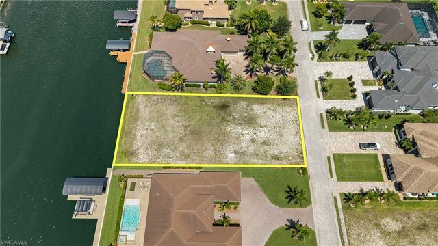 897 W Cape Estates CIR, Cape Coral, FL 33993