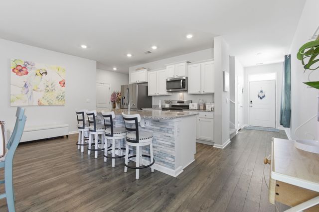 2083 Ainsley Dr., Little River, SC 29566