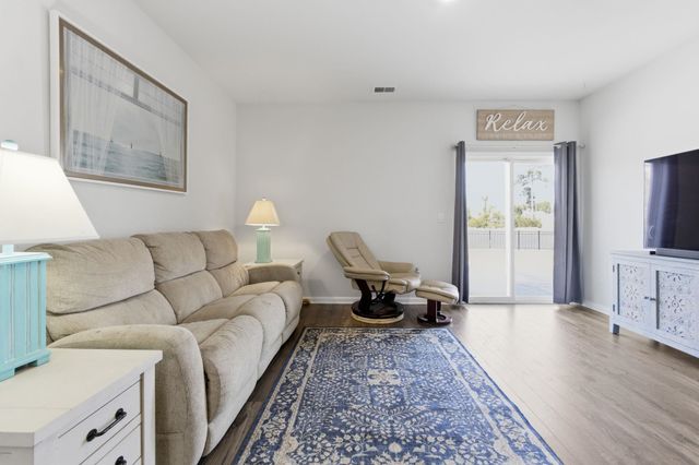 2083 Ainsley Dr., Little River, SC 29566