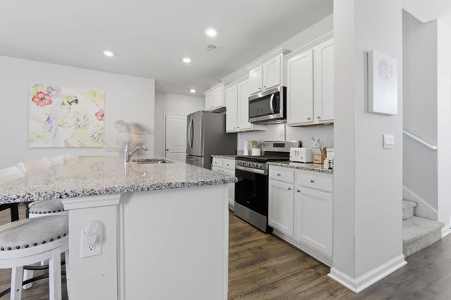 2083 Ainsley Dr., Little River, SC 29566