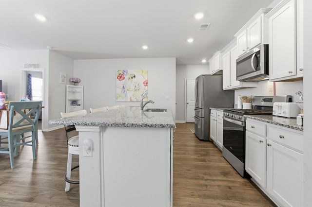 2083 Ainsley Dr., Little River, SC 29566