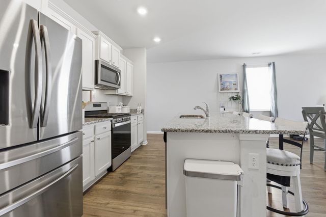 2083 Ainsley Dr., Little River, SC 29566