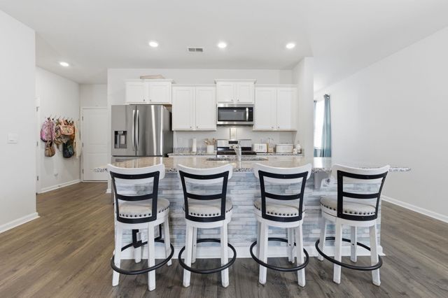 2083 Ainsley Dr., Little River, SC 29566