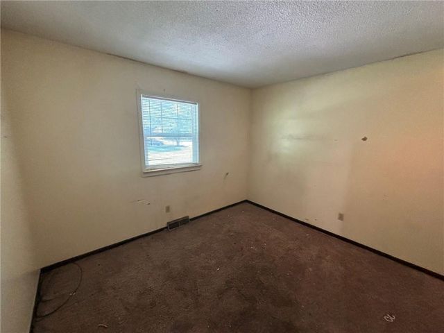 801 E Northview Street, Olathe, KS 66061