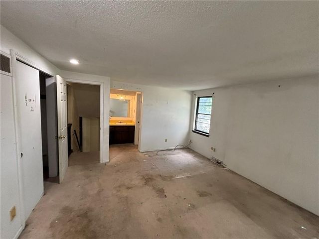 801 E Northview Street, Olathe, KS 66061