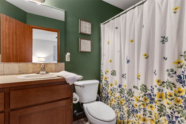 18833 110th Avenue Ct E, Puyallup, WA 98374