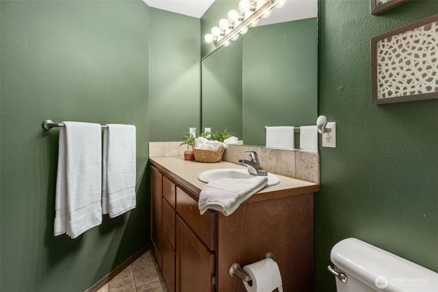 18833 110th Avenue Ct E, Puyallup, WA 98374