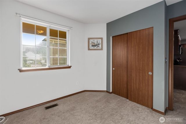 18833 110th Avenue Ct E, Puyallup, WA 98374