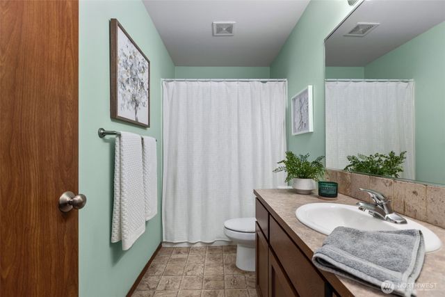 18833 110th Avenue Ct E, Puyallup, WA 98374